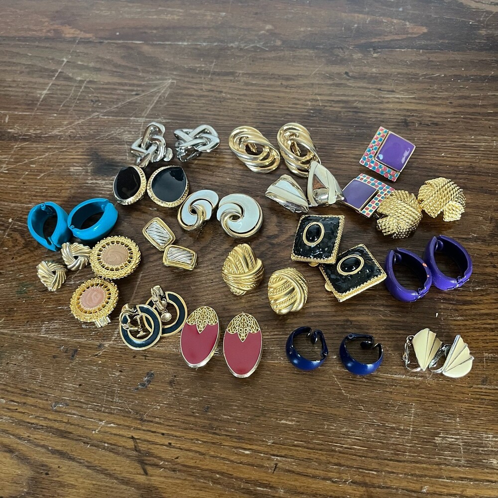 VTG Estate Clip On Earrings Lot 18 Pairs Enamel Gold Tone Retro Costume 70s 80s